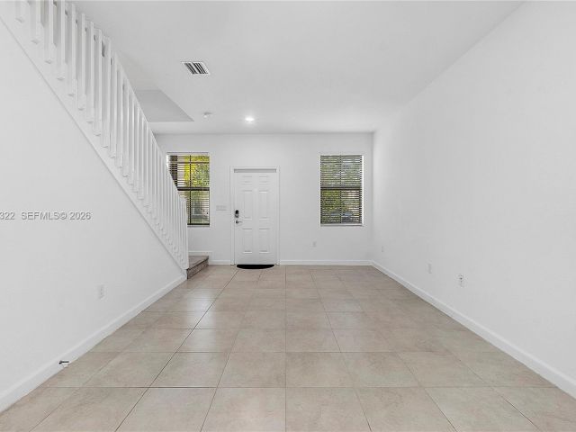 Home for rent at 1541 SW 28th St 1541 - photo 7483542