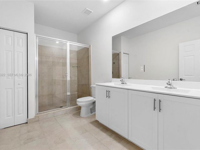 Home for rent at 1541 SW 28th St 1541 - photo 7483548