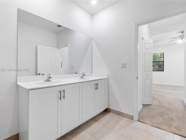 Home for rent at 1541 SW 28th St 1541 - photo 7483549