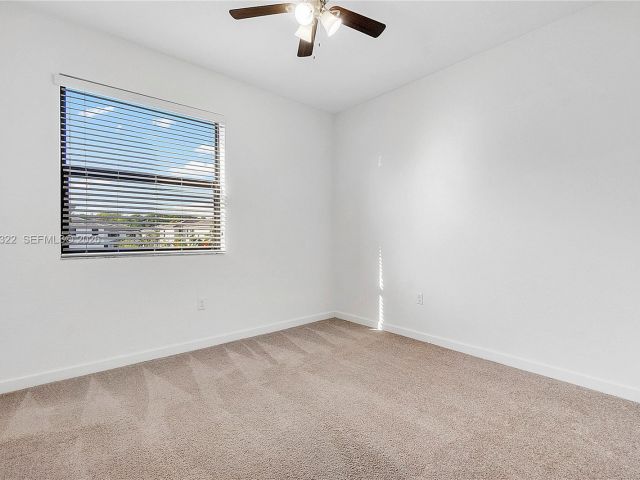 Home for rent at 1541 SW 28th St 1541 - photo 7483552