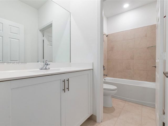 Home for rent at 1541 SW 28th St 1541 - photo 7483553