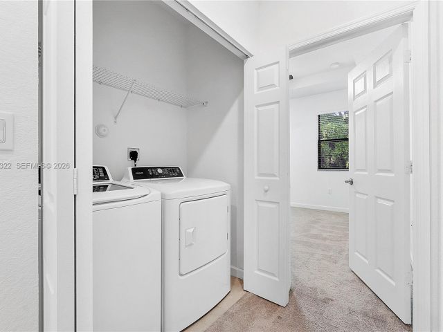 Home for rent at 1541 SW 28th St 1541 - photo 7483555