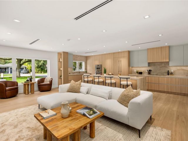 Home for rent at 6011 Maynada St - photo 7471072