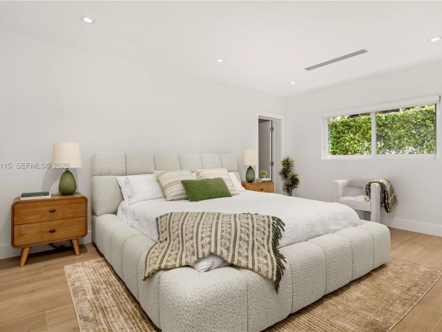 Home for rent at 6011 Maynada St - photo 7471082