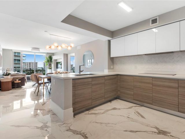 Apartment for sale  Unit #4-806 - photo 7490140