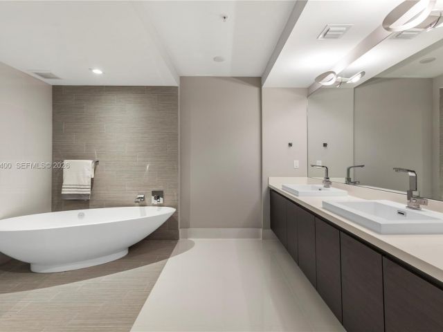 Apartment for sale  Unit #4-806 - photo 7490146