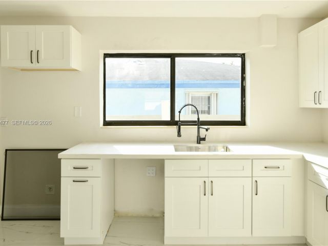 Home for rent at 1231 NW 68th St 1231 - photo 7449044