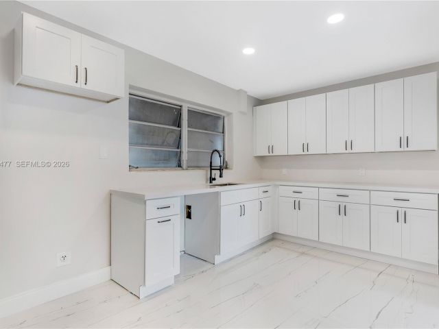 Home for rent at 1231 NW 68th St 1231 - photo 7449046