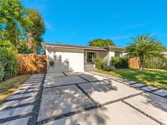 Home for rent at 231 NE 45th St 231 - photo 7449479