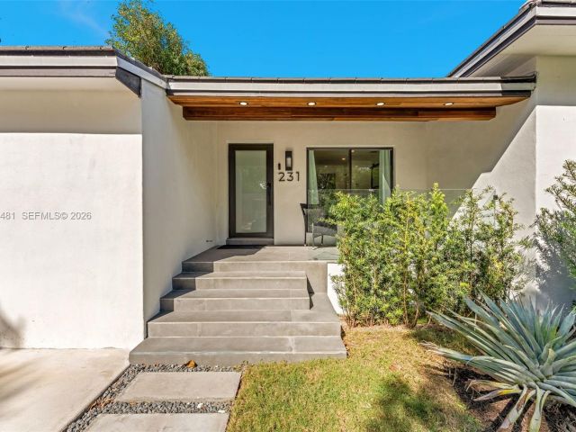 Home for rent at 231 NE 45th St 231 - photo 7449480