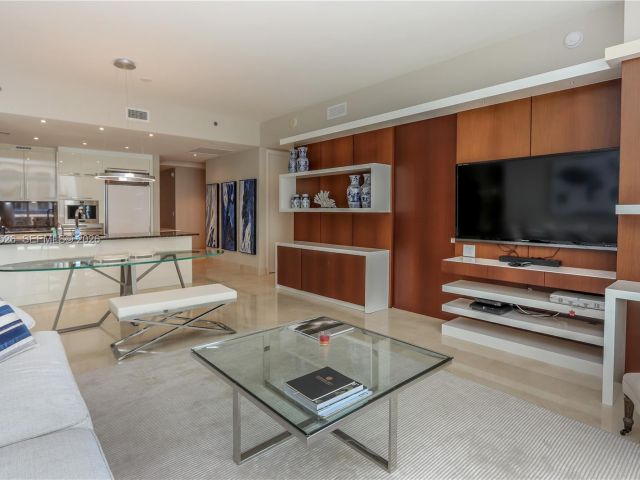 Apartment for rent  Unit #1102 - photo 7496863