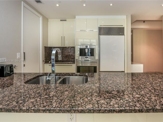 Apartment for rent  Unit #1102 - photo 7496866