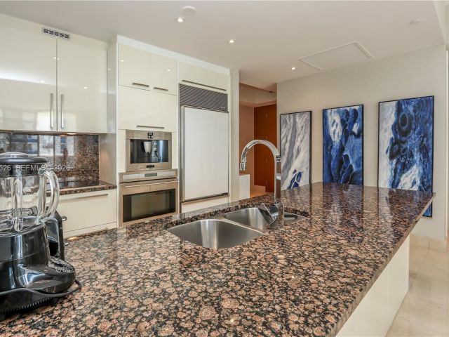 Apartment for rent  Unit #1102 - photo 7496869