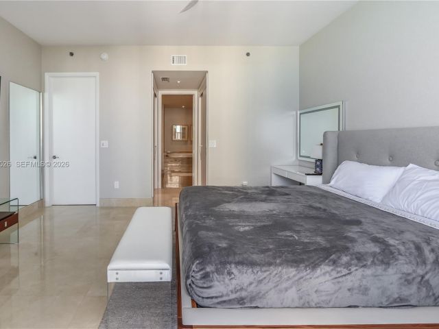 Apartment for rent  Unit #1102 - photo 7496873