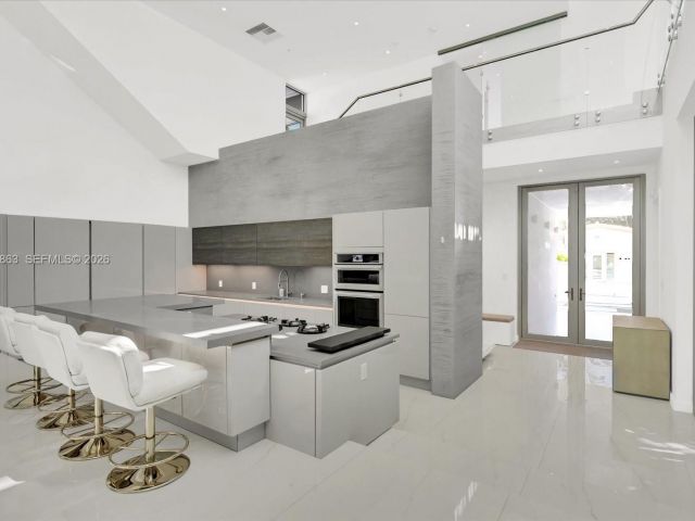 Home for rent at 7830 Atlantic Way - photo 7469448