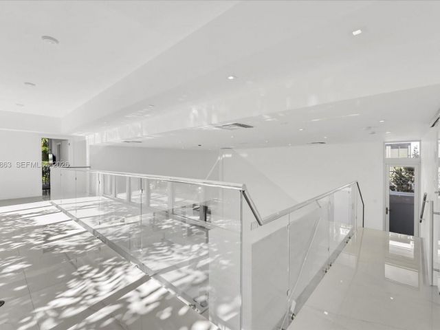 Home for rent at 7830 Atlantic Way - photo 7469460