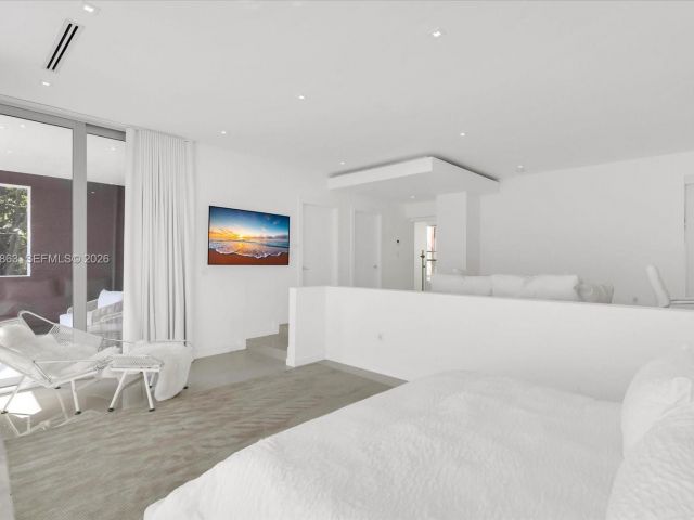 Home for rent at 7830 Atlantic Way - photo 7469472