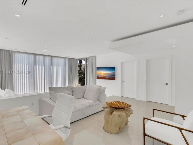 Home for rent at 7830 Atlantic Way - photo 7469473