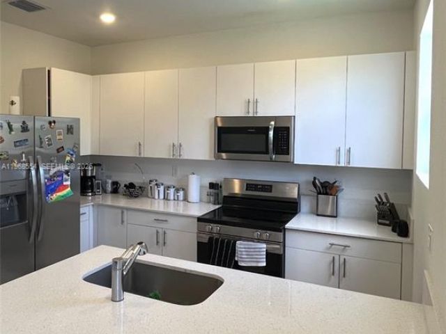 3-bedroom home for rent in Homestead - 17982 SW 359th Ter - MondialRealty