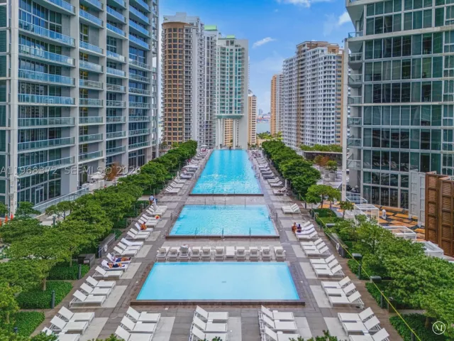 2-bedroom condo for rent in Miami - 495 Brickell Ave 905 - MondialRealty
