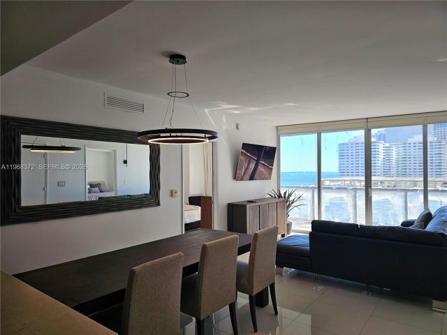 Apartment for rent  Unit #905 - photo 7527404