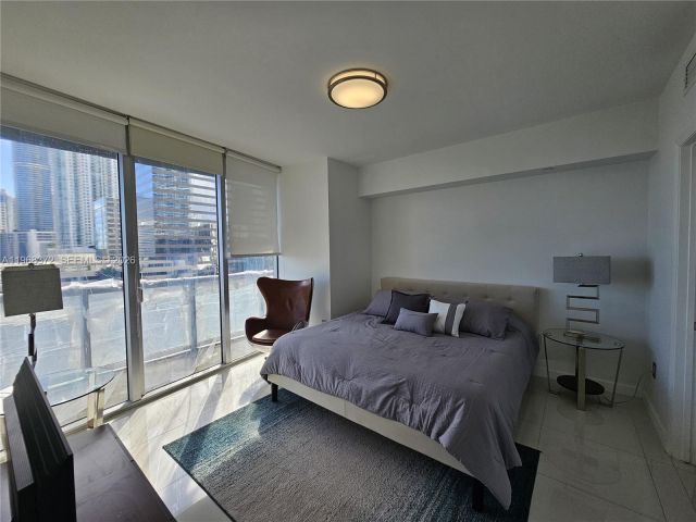 Apartment for rent  Unit #905 - photo 7527411