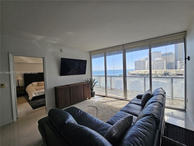 Apartment for rent  Unit #905 - photo 7527412