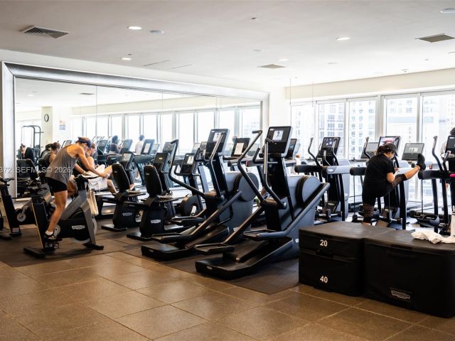 Apartment for rent  Unit #905 - photo 7527421