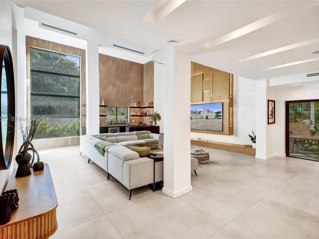 Home for sale at 1977 S Oak Haven Cir - photo 7518828