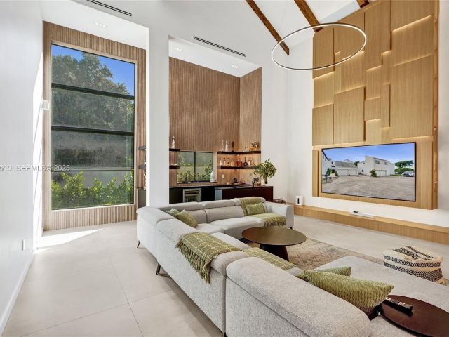 Home for sale at 1977 S Oak Haven Cir - photo 7518829