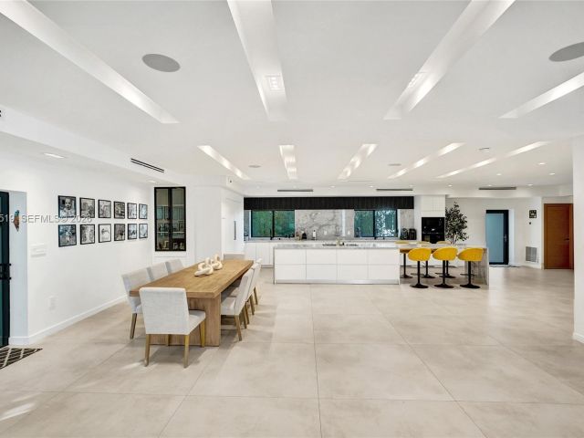 Home for sale at 1977 S Oak Haven Cir - photo 7518832