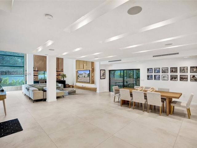 Home for sale at 1977 S Oak Haven Cir - photo 7518838