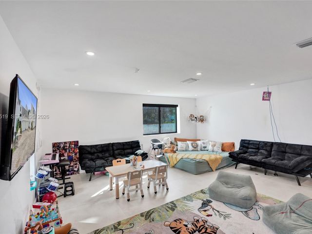 Home for sale at 1977 S Oak Haven Cir - photo 7518842