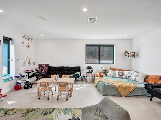 Home for sale at 1977 S Oak Haven Cir - photo 7518844