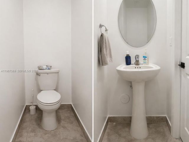 Home for rent at 323 NE 208th Ter 0 - photo 7449386