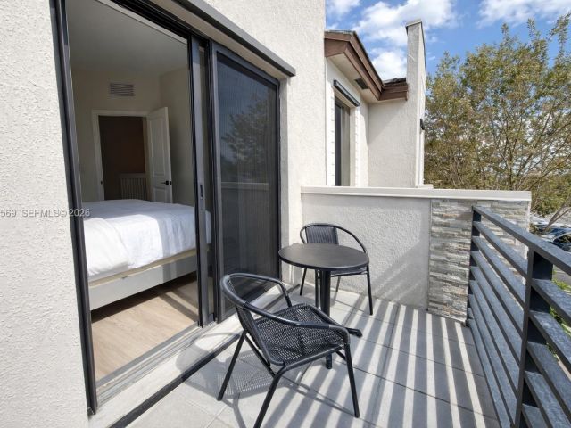 Home for rent at 323 NE 208th Ter 0 - photo 7449393