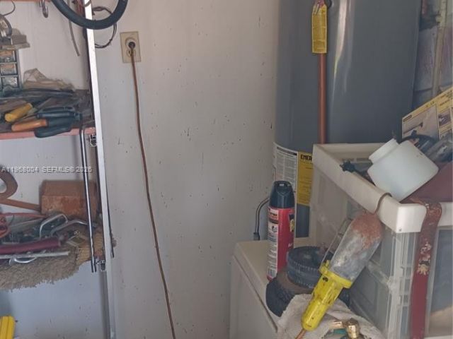 Home for sale at 6521 SW 112th Ave - photo 7449366