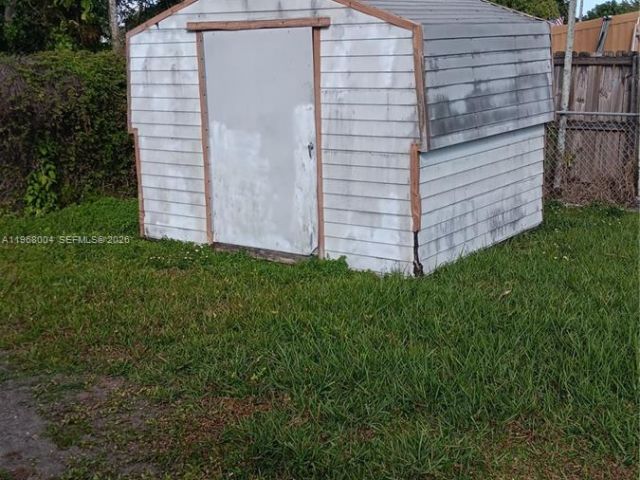 Home for sale at 6521 SW 112th Ave - photo 7449373