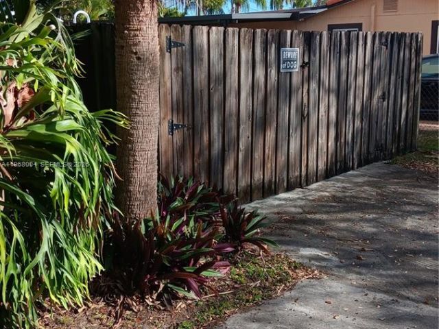 Home for sale at 6521 SW 112th Ave - photo 7449376