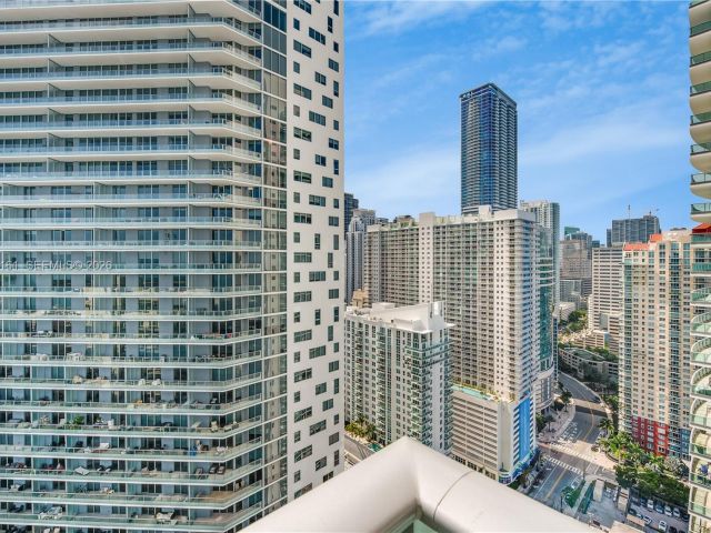 Apartment for sale  Unit #3311 - photo 7511629