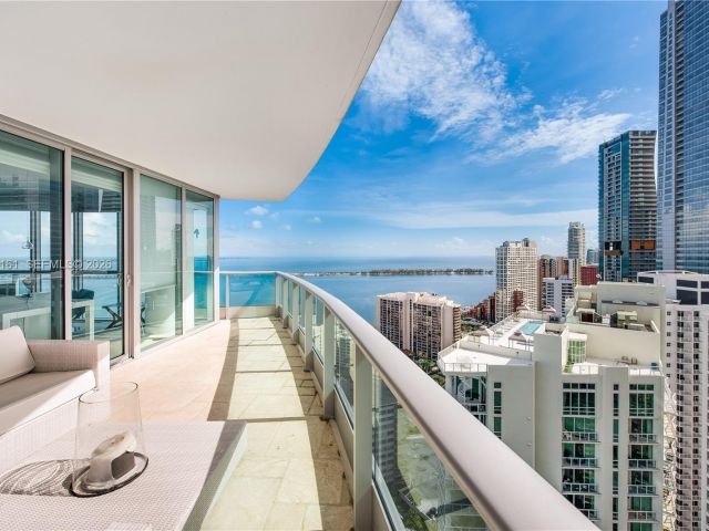 Apartment for sale  Unit #3311 - photo 7511632