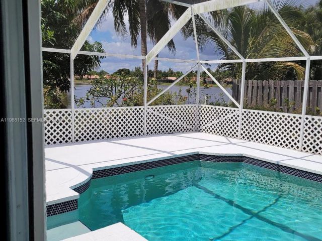 Home for sale at 412 NW 72nd St - photo 7453488