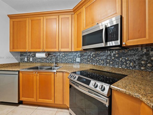 Apartment for sale  Unit #507 - photo 7512243