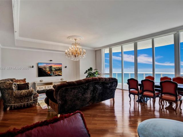 Apartment for rent  Unit #701 - photo 7523763