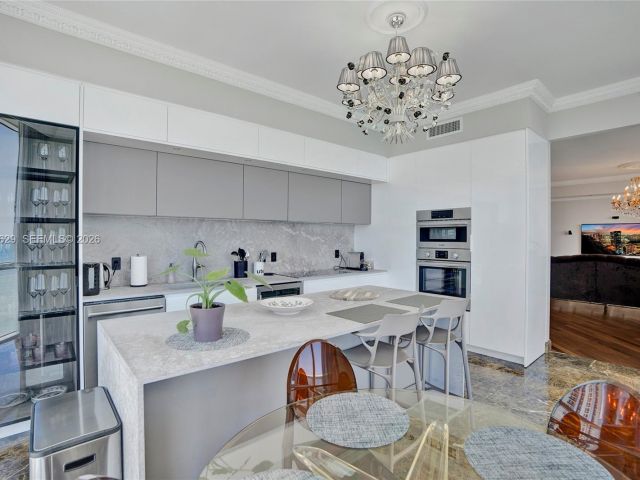 Apartment for rent  Unit #701 - photo 7523770