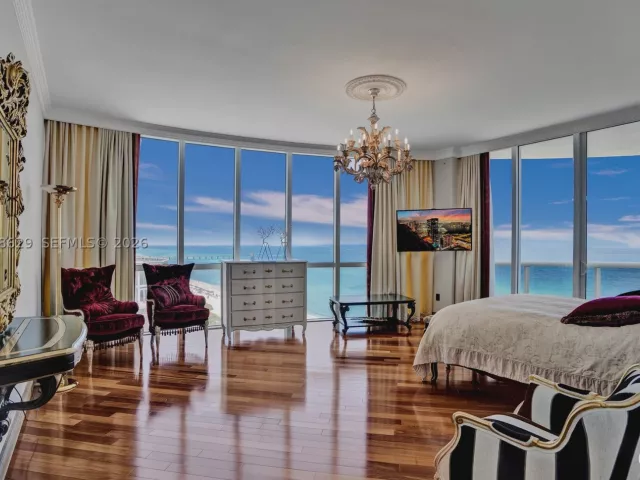 3-bedroom condo for rent in Sunny Isles Beach - 15901 Collins Ave 701 - MondialRealty