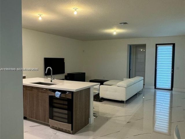 Home for rent at 10376 NW 76th Ter - photo 7486445