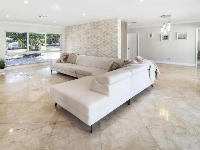 Home for rent at 2031 NE 14th Ct - photo 7483263