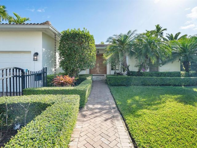 Home for sale at 10121 E Broadview Dr - photo 7478008