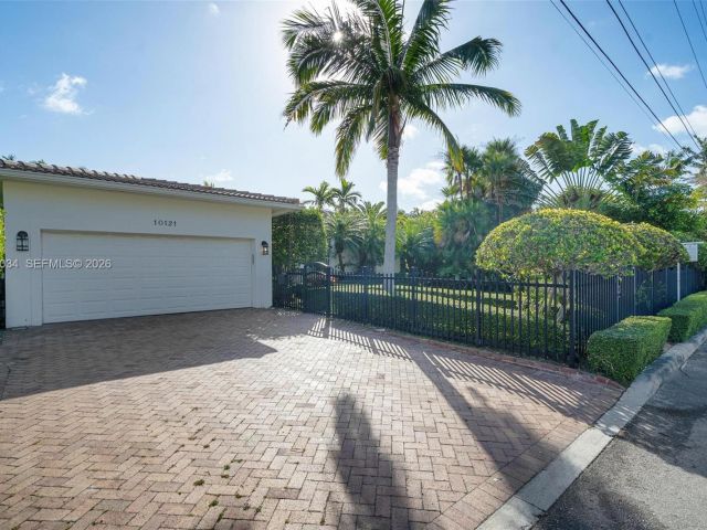 Home for sale at 10121 E Broadview Dr - photo 7478009